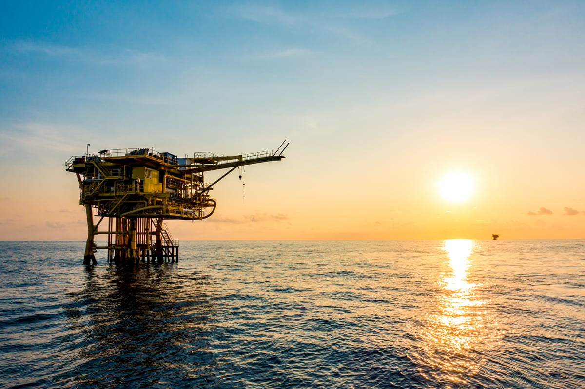 oil-gas-platform-gulf-sea-world-energy-offshore-oil-rig-construction